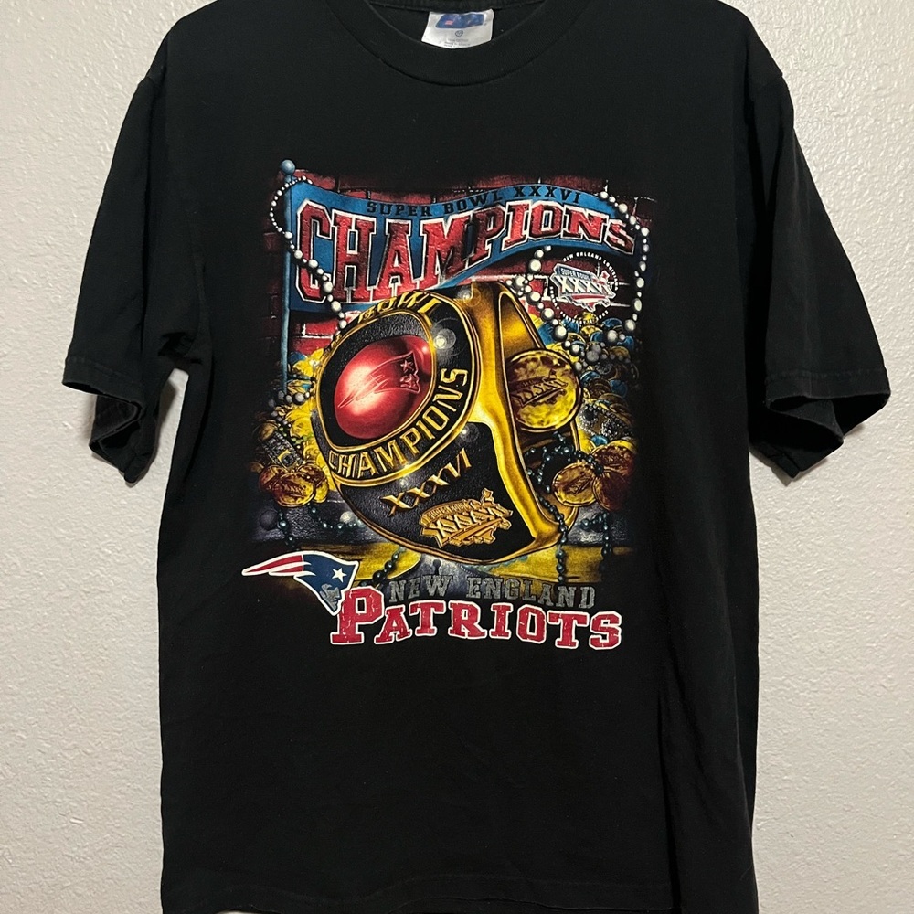 NFL (CSA) - New England Patriots, Super Bowl Champions Ring T-Shirt 2002 Size M